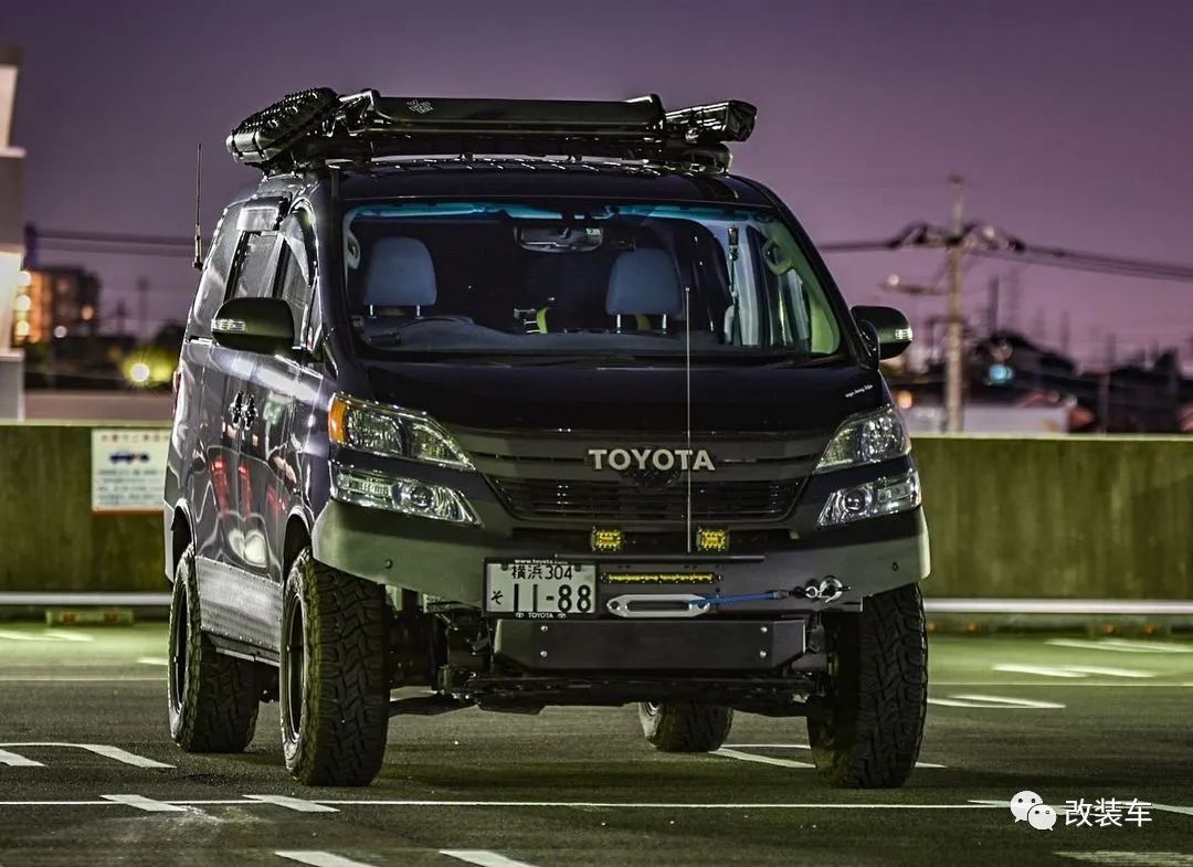 新款丰田威尔法改装,奶爸车改造老霸道