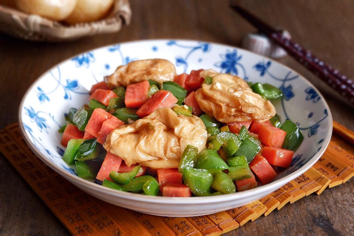 云南十道必备菜,云南美食大全最有名的30道菜推荐