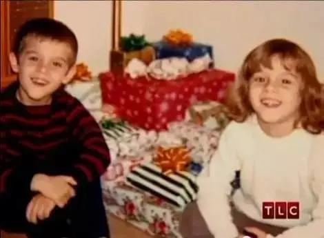 强行把男主变成女生,强行把男生打扮成女生