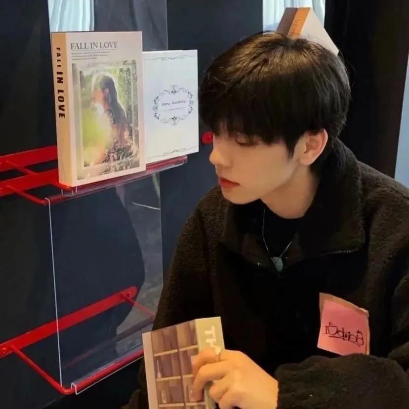 男生头像阳光简单干净,男生头像动漫可爱呆萌