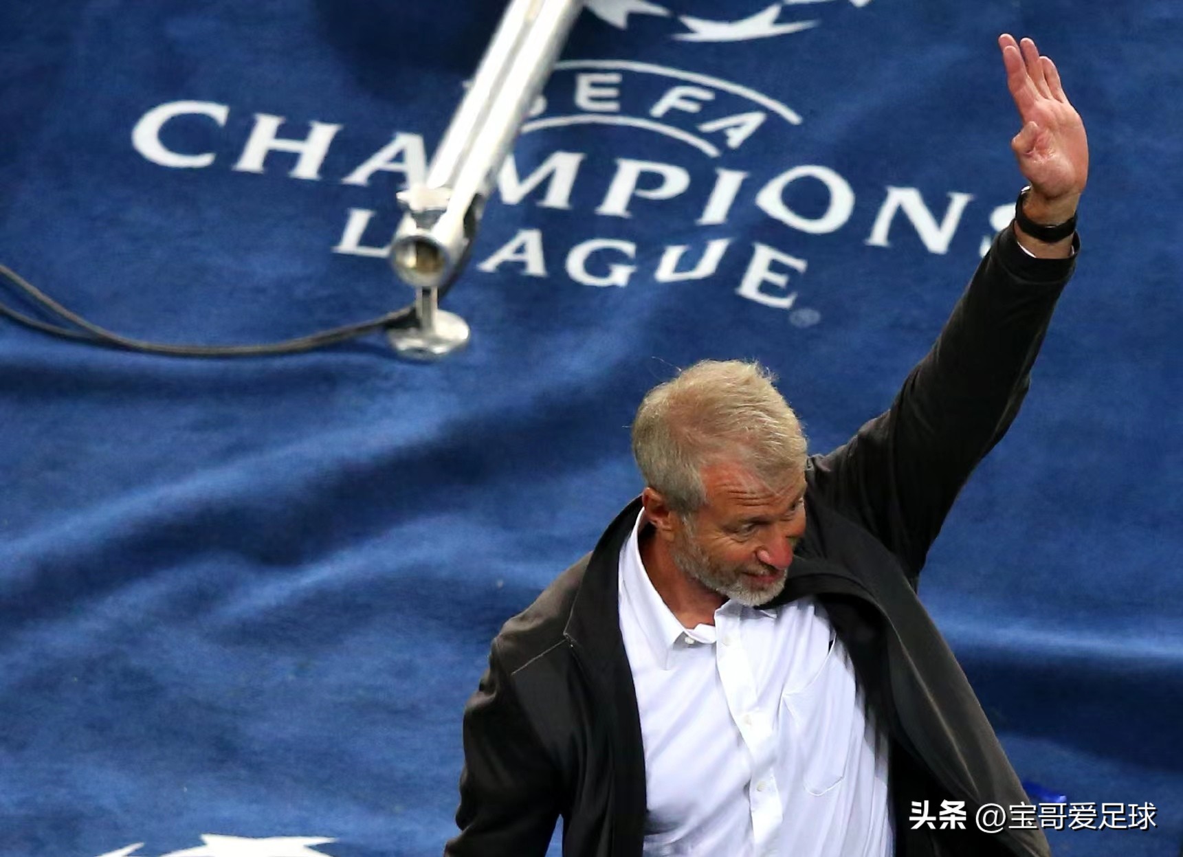 2003皇马最大惨案,梅西破了球王贝利的三大纪录