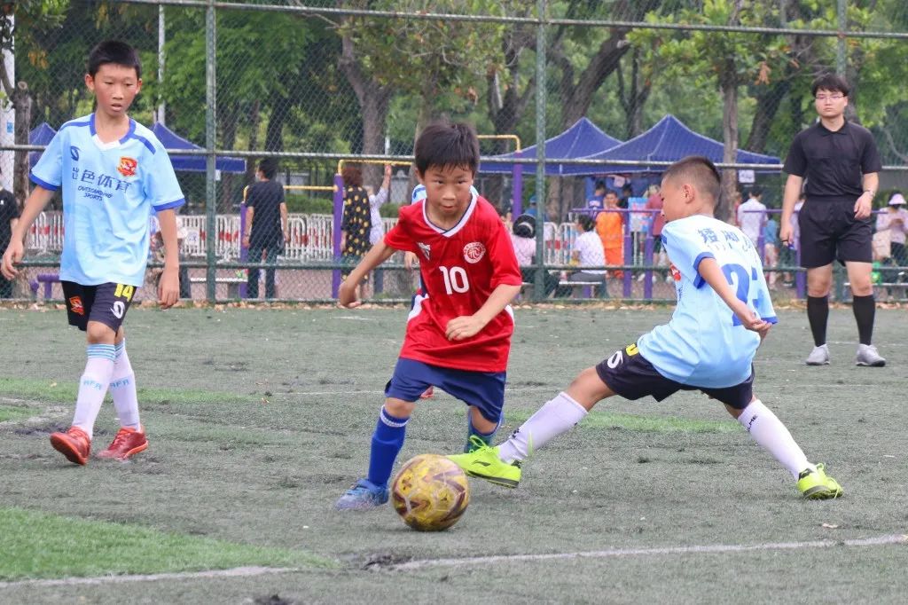 足够精彩校园足球联赛火热进行中,中山足球俱乐部联赛
