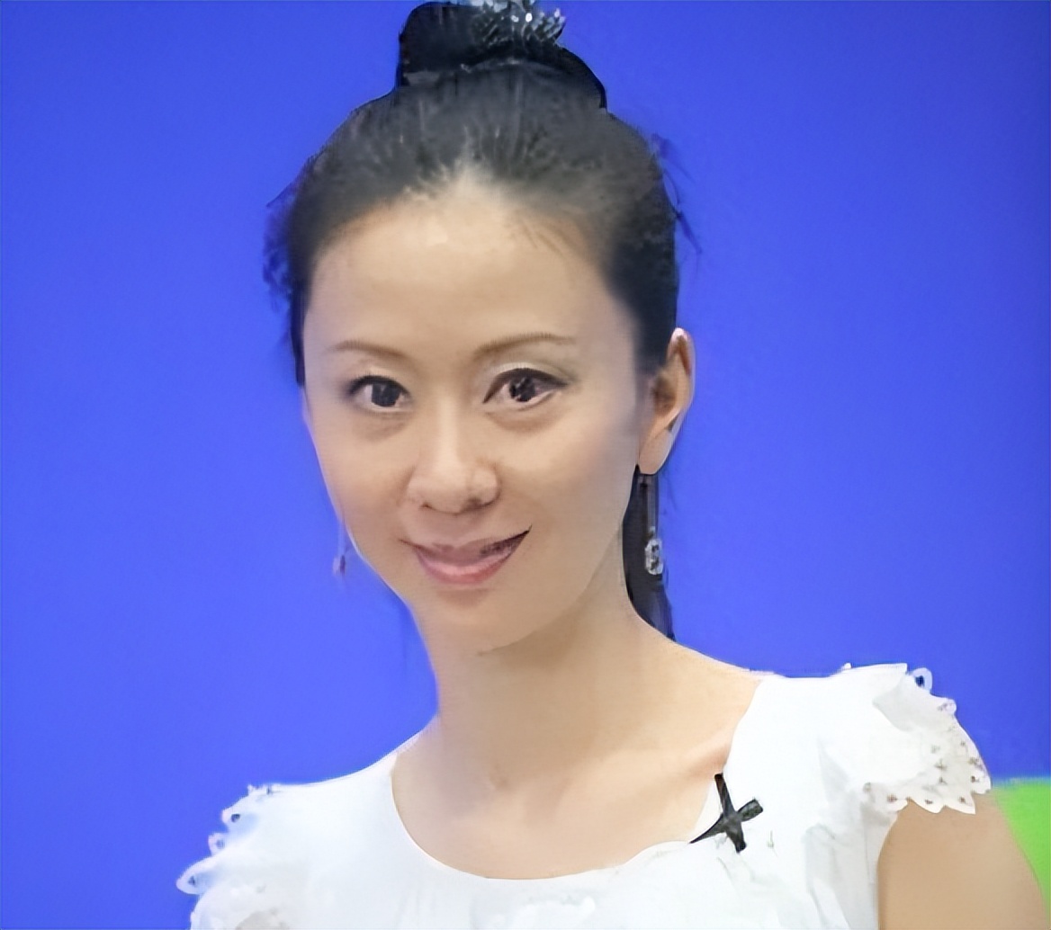 全裸写真第一人，走红后“家破夫散”，汤加丽如今过的怎么样？