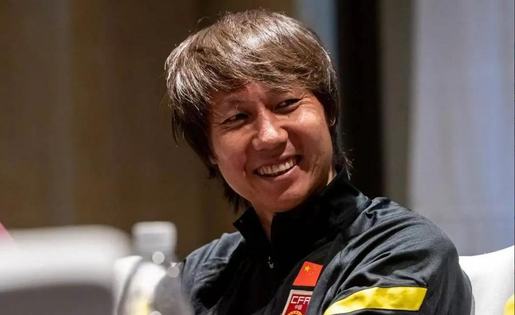 媒体报道李铁,曝李铁与足续约至2026年