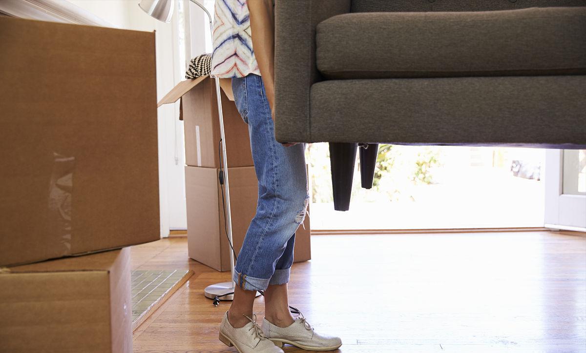 上海遛狗不拴绳男子已被处罚,上海遛狗打人者已被刑拘3年