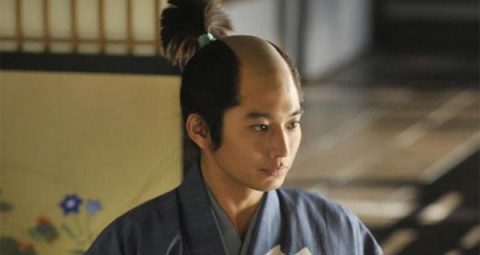 男色经济：成功男士的外貌秘籍揭秘