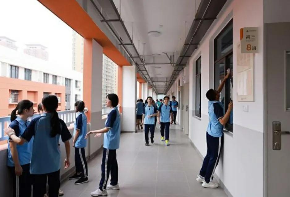 校服再丑也抵挡不了我们的青春,致青春那些年错过的校服