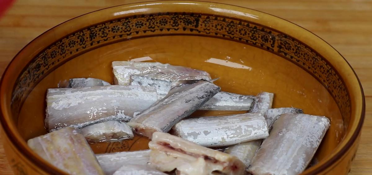 烧带鱼不散,烧带鱼要不要炸