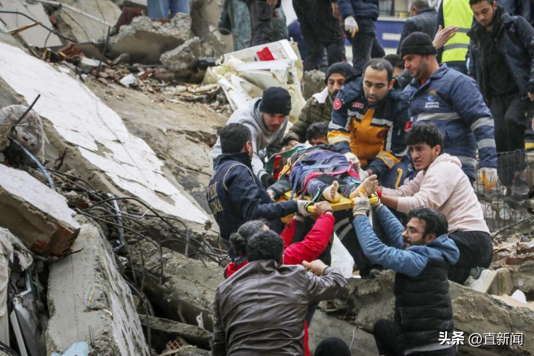 土耳其强震已致超1500人遇难,土耳其地震致数千人遇难