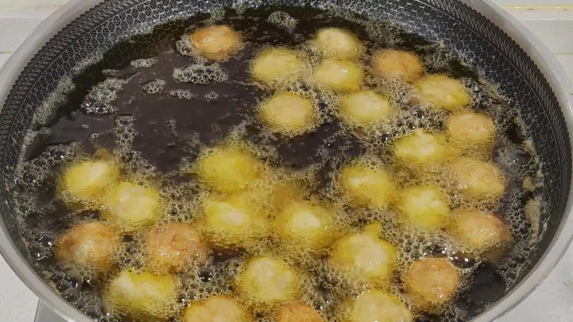 炸丸子不要水的方法,炸丸子不要鸡蛋的做法