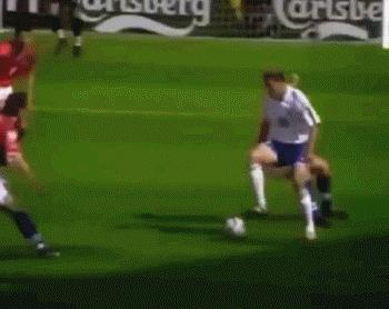 齐达内把足球艺术发挥得淋漓尽致,足球历史十大巨星齐达内