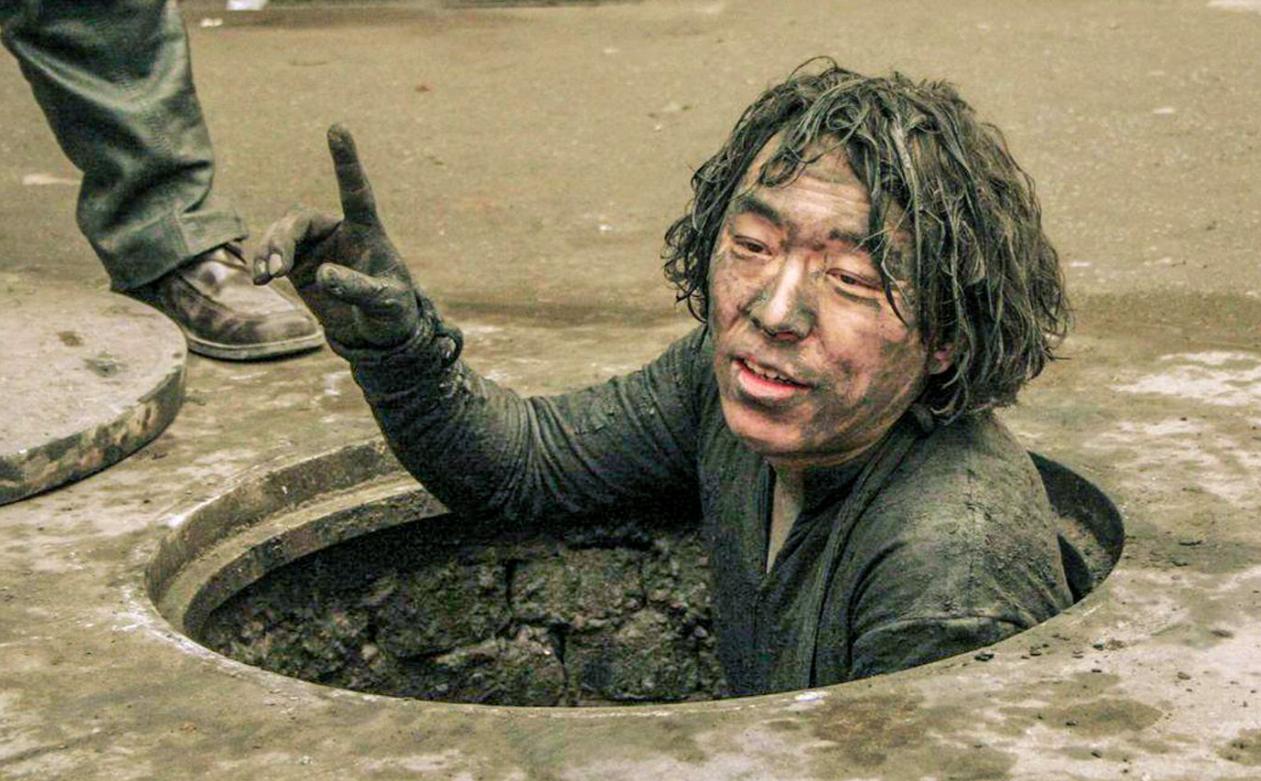 疯狂的石头镜头分析,电影疯狂的石头讲的什么故事