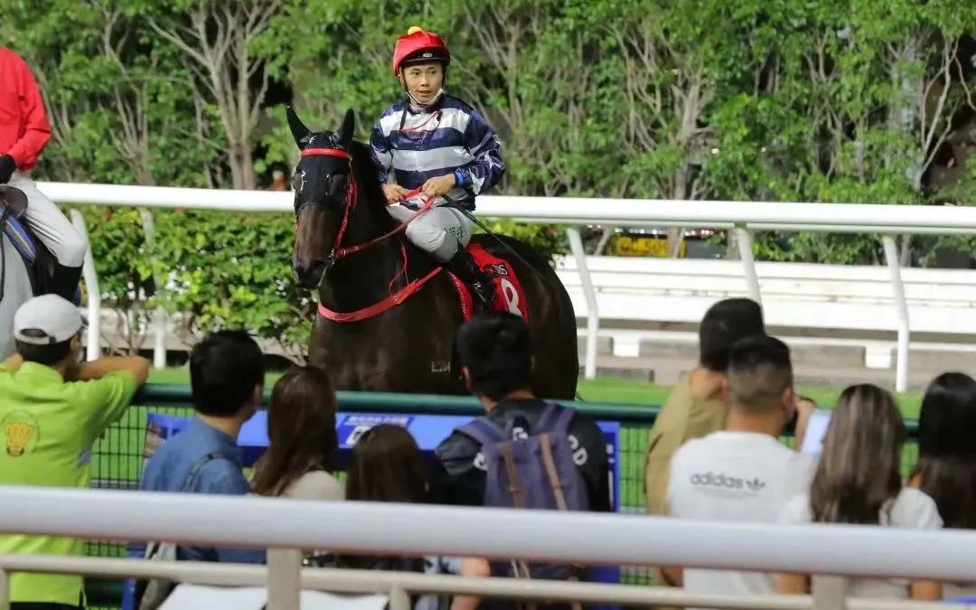 华将发亮～钟易礼谷草首胜蔡明绍力争参与《浪琴国际骑师锦标赛》