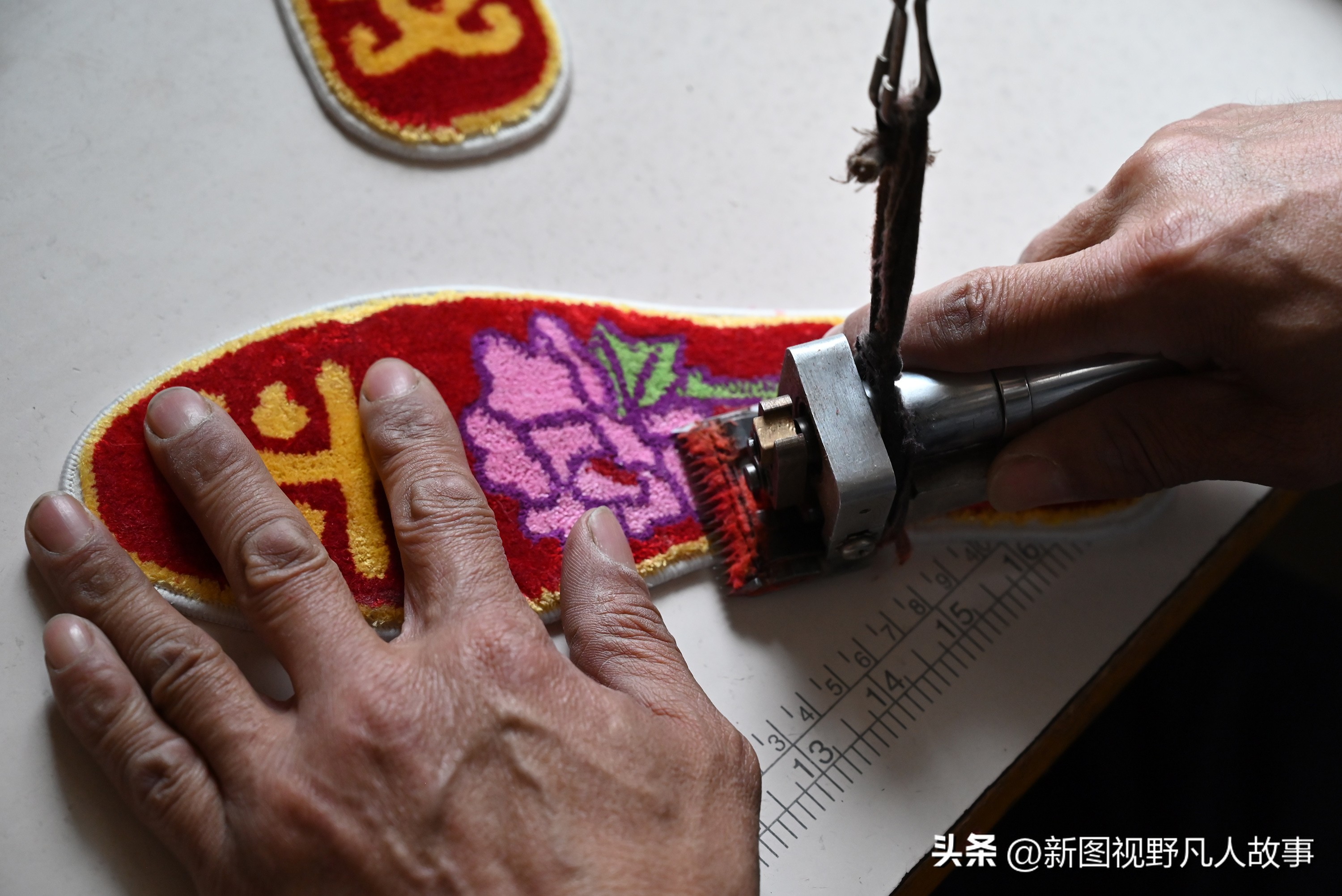 他，3岁患小儿麻痹，拒绝“躺平”，拄拐打拼38年，实现财务自由