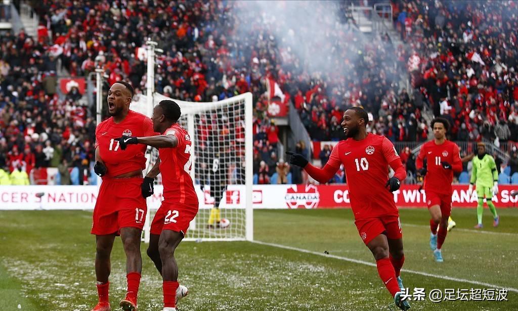 时隔20年再进世界杯,加拿大时隔36年再进世界杯唱国歌