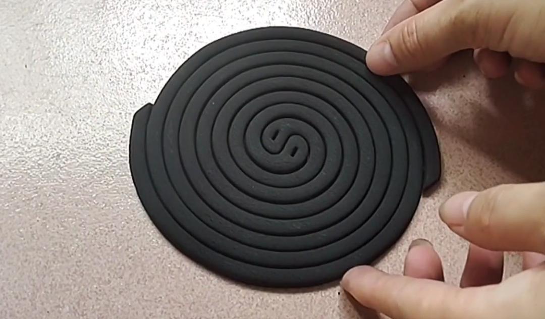 徒手掰蚊香一掰就断怎么办？蚊香这样拆，一拆就开，快学学