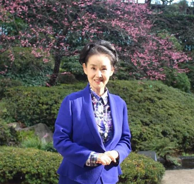 中野良子图文,中野良子冬季搭配