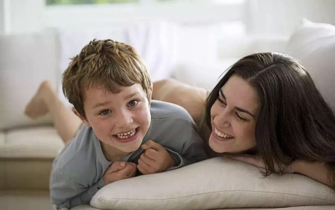 父母的三观决定孩子的格局和教养,三观和人品是一辈子的财富