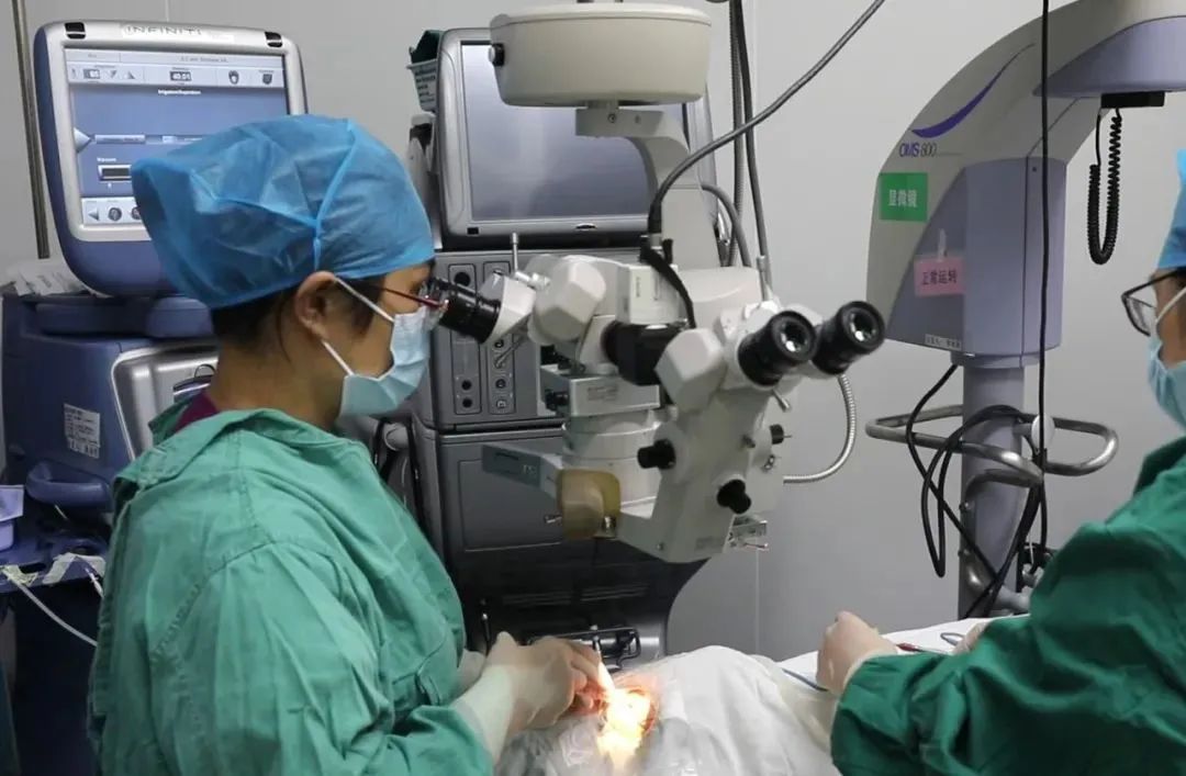 阳后视力下降补救方法,阳后视力模糊的原因