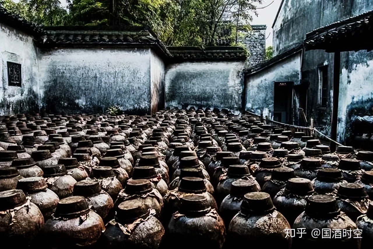 茅台酒到底是收藏还是喝,储藏五年以上的茅台酒为什么会少