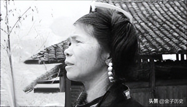 石奶引：16岁时因长得太美出现在1元纸币上，如今怎样了？