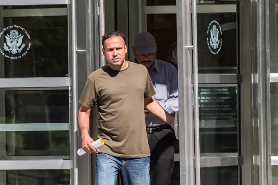 为阻止前男友和新欢旅行，外国空姐谎称机上有*弹炸**？或被判6年！