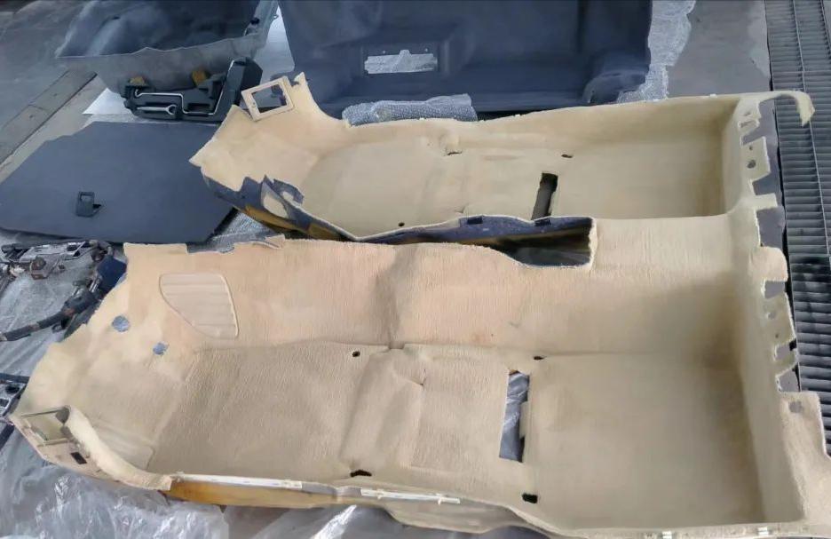 大哥12万买2005年售价100万的凌志LS430，含泪又花10万翻新才能开