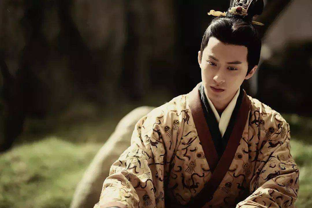 曹丕怎么逼曹植作诗,是谁提议曹丕以七步诗来为难曹植