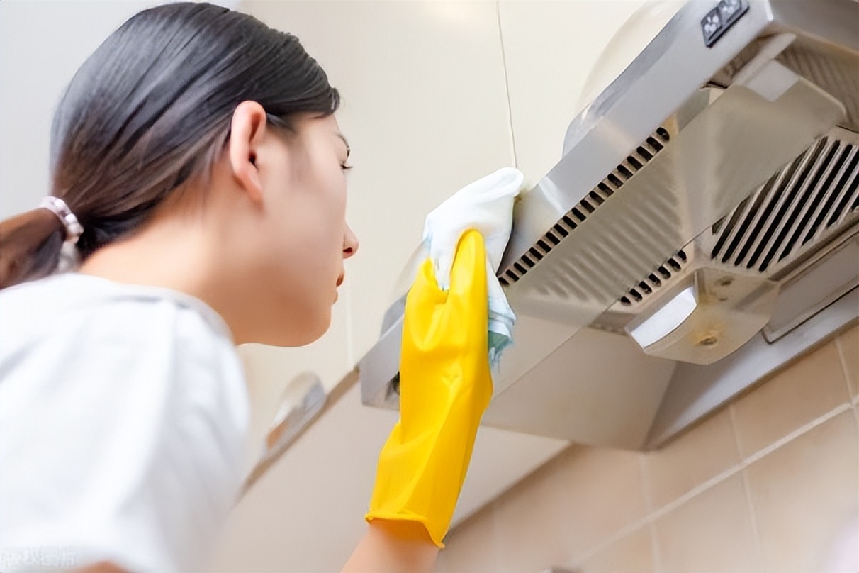 怎么清洗抽油烟机油污妙招,油烟机用什么清理污油