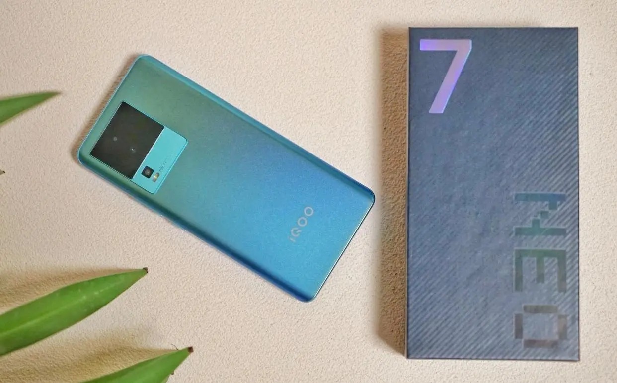 买手机推荐性价比高学生党百元机,1500以内iqoo打游戏最流畅手机