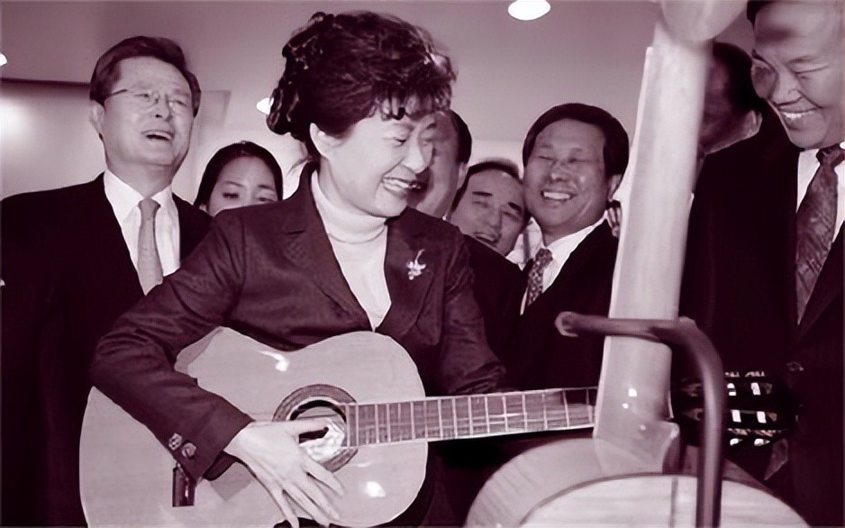 朴槿惠是一个什么样的人,朴槿惠是什么人物