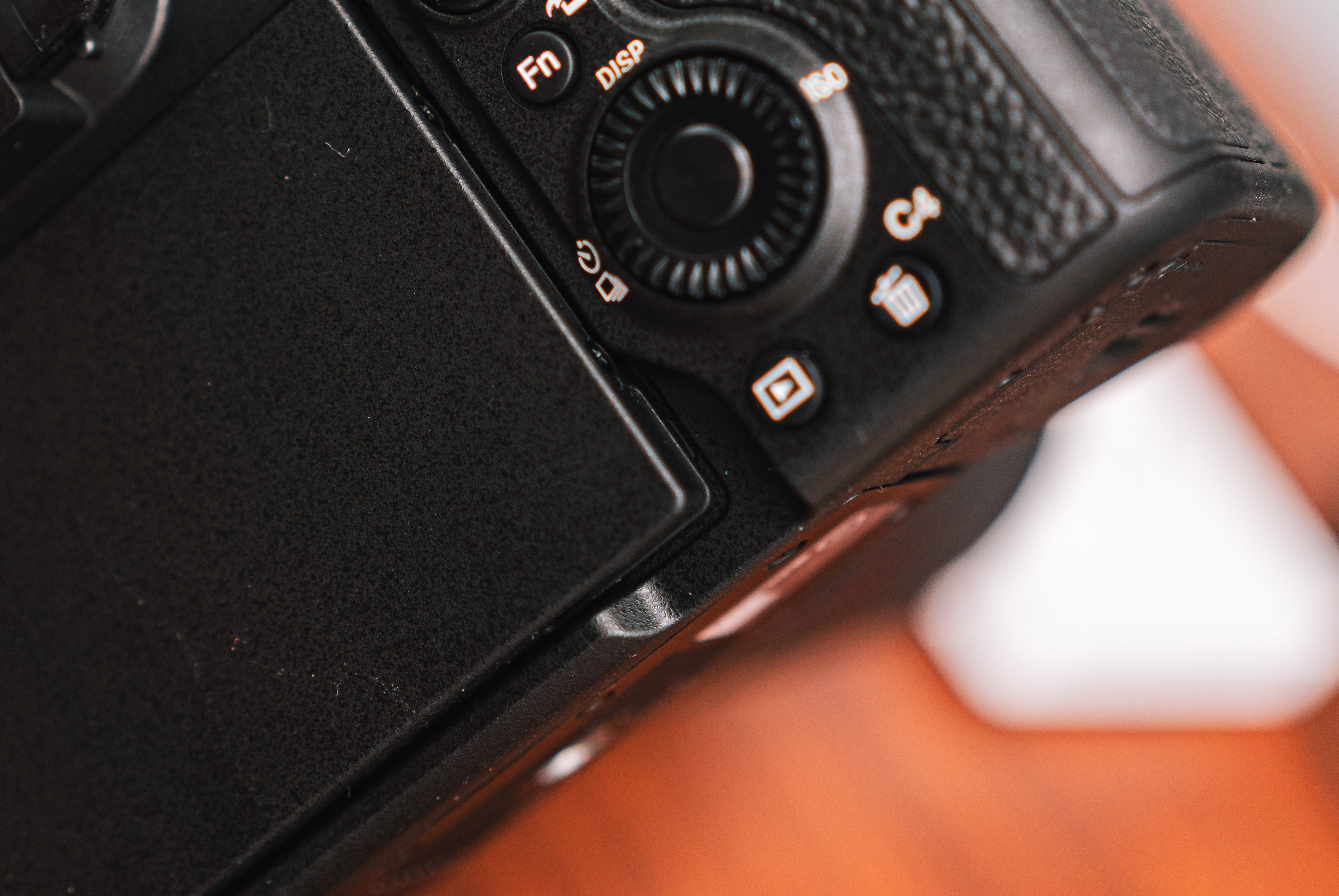 索尼a7m3与a7m4区别,现在买索尼a7m3值得买吗