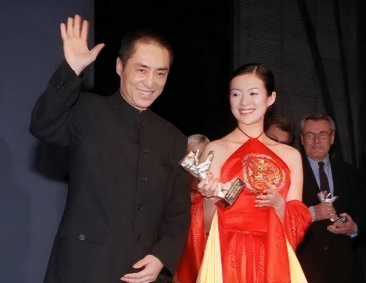 热依扎刘浩存,热依扎被质疑炒作