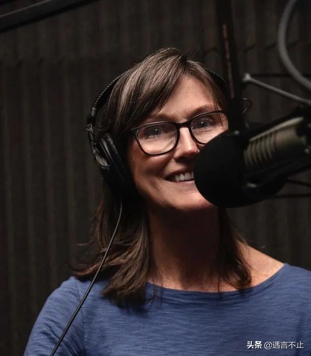 57岁封神，65岁翻车，女股神木头姐是被风吹上天的猪？