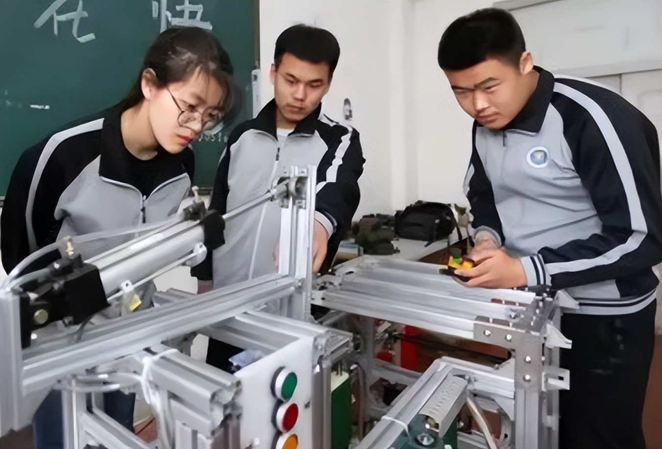 大学中吃香好就业的专业,大学吃香专业介绍就业分析