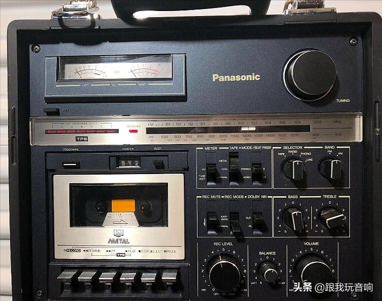 松下RX-6400也称为RX-A2可能是80年代以来最响亮的便携式音响