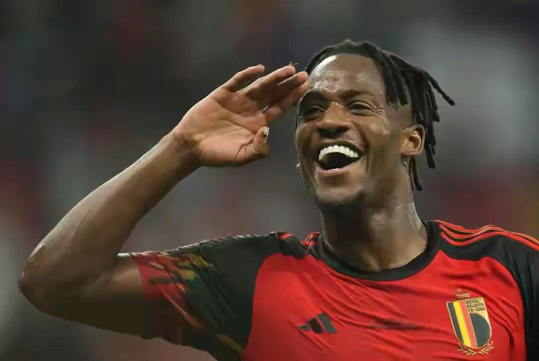 世界杯卡塔尔dream,卡塔尔世界杯梦想足球开箱