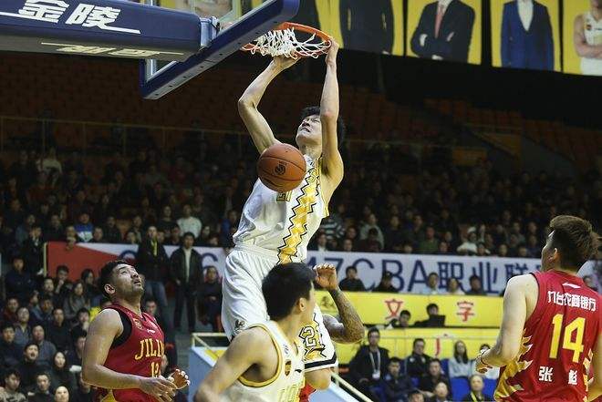 cba历史交战广厦队记录,cba总决赛国内球员三分单场纪录