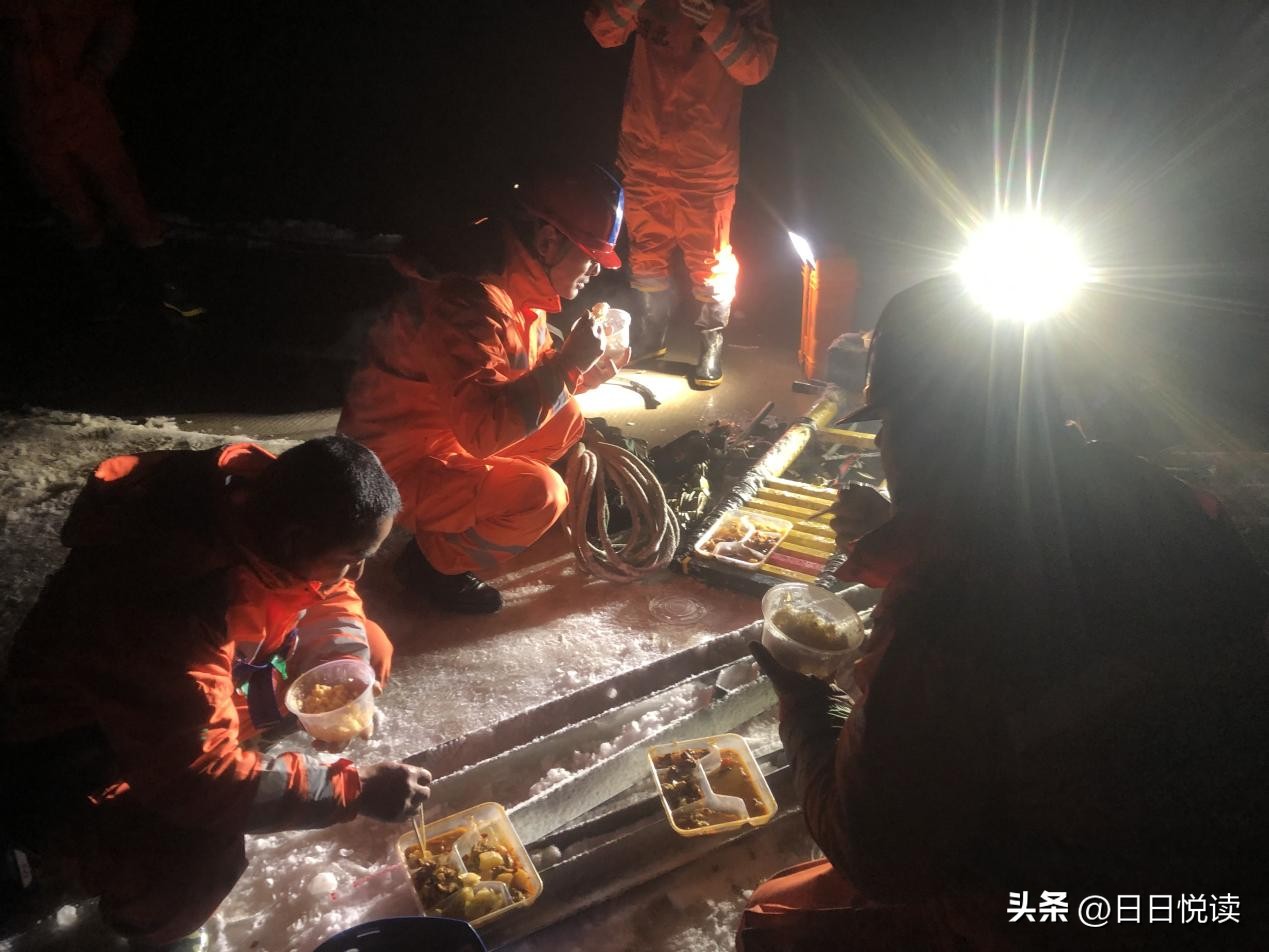 以雪为令全员上阵执锐披坚保平安,以雪为令齐出动全力以赴保畅通