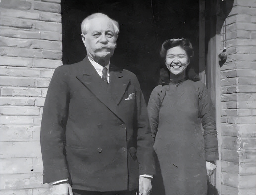 1954年法国医生遭遣返，致信周总理：我自认配得上作为中国的客人