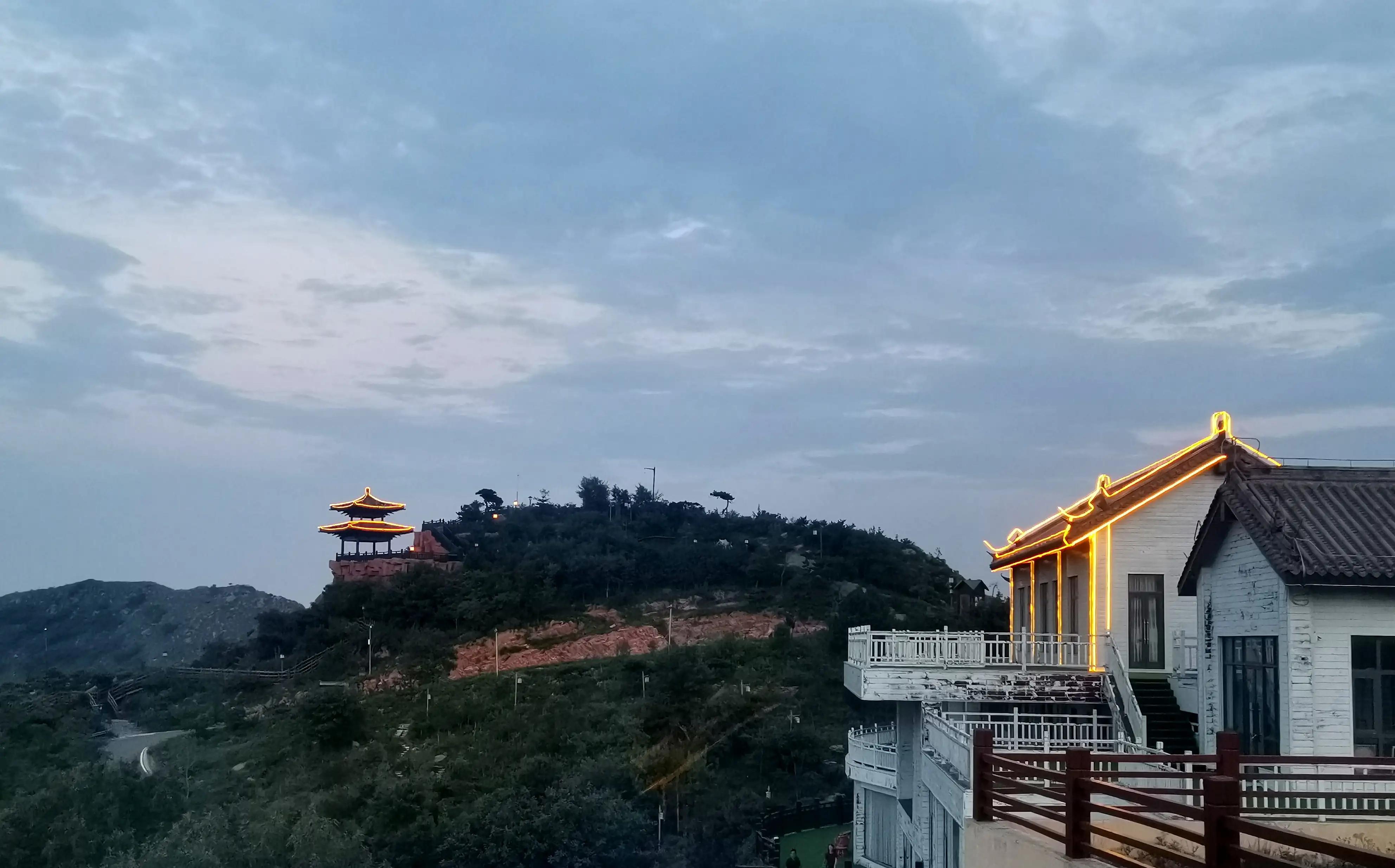 洛阳万安山好去处,洛阳万安山七彩大峡谷