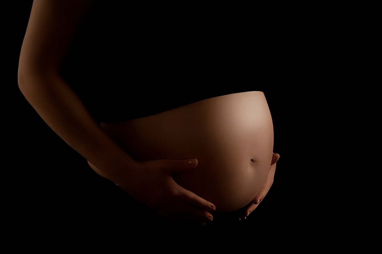 胎死腹中后孕妇有危险吗,最严重胎死腹中