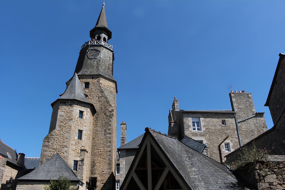 迪南：凝固中世纪法国，时光回到布列塔尼荣耀，半木结构建筑如画