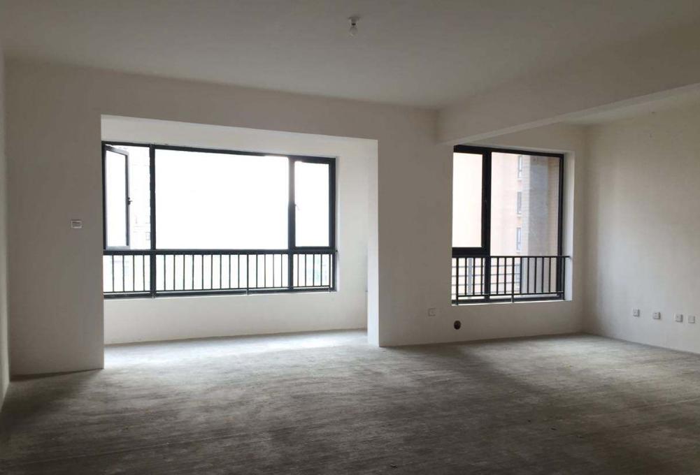 开发商装的门窗怎么换才划算,开发商标配的阳台门窗要不要换掉