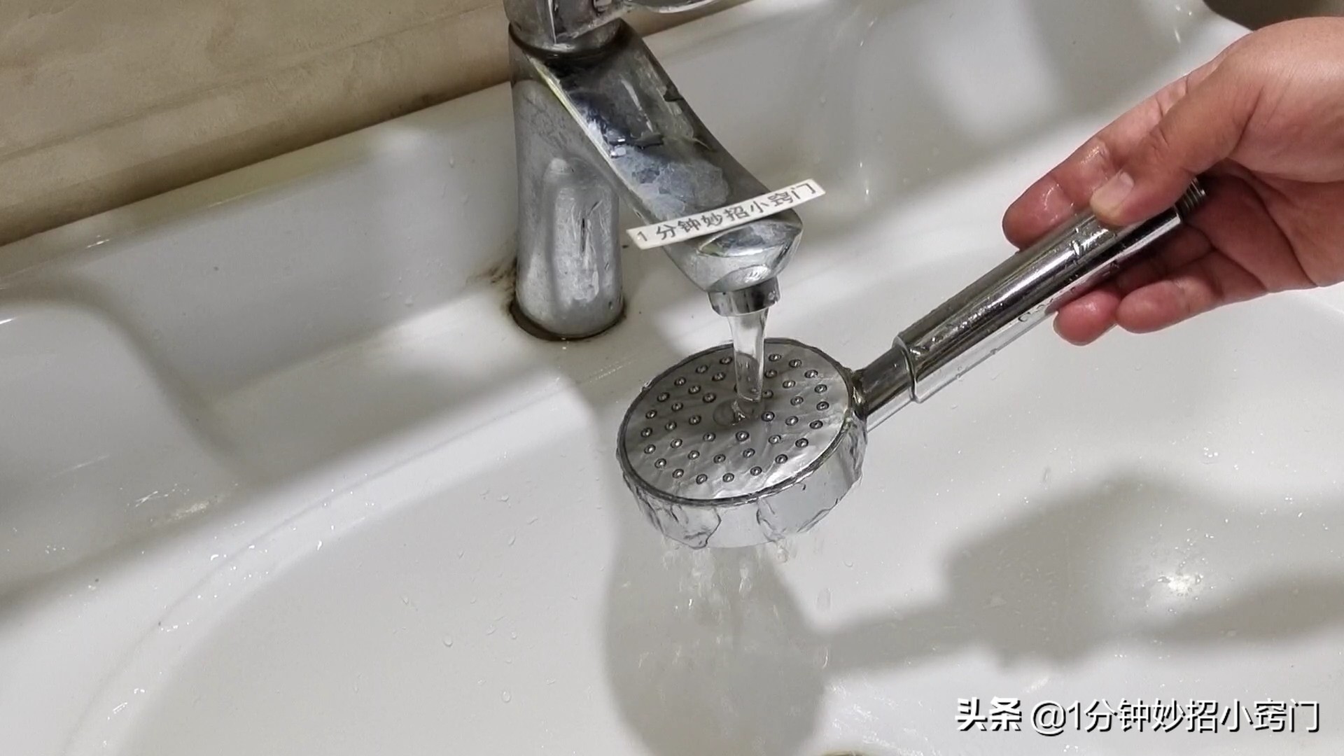 淋浴花洒堵塞怎么清洗醋加小苏打,淋浴喷头有点堵塞用小苏打可以吗