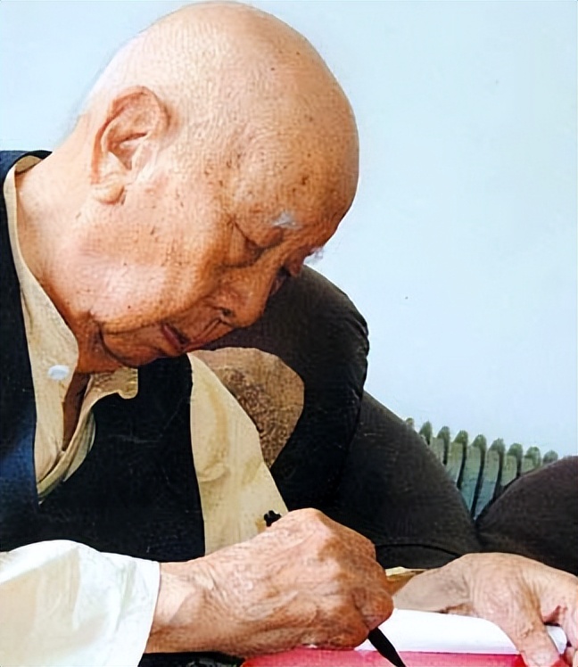 68年毛*东泽**到武汉休息时，接见曾思玉：听说你家里有个“穆桂英”