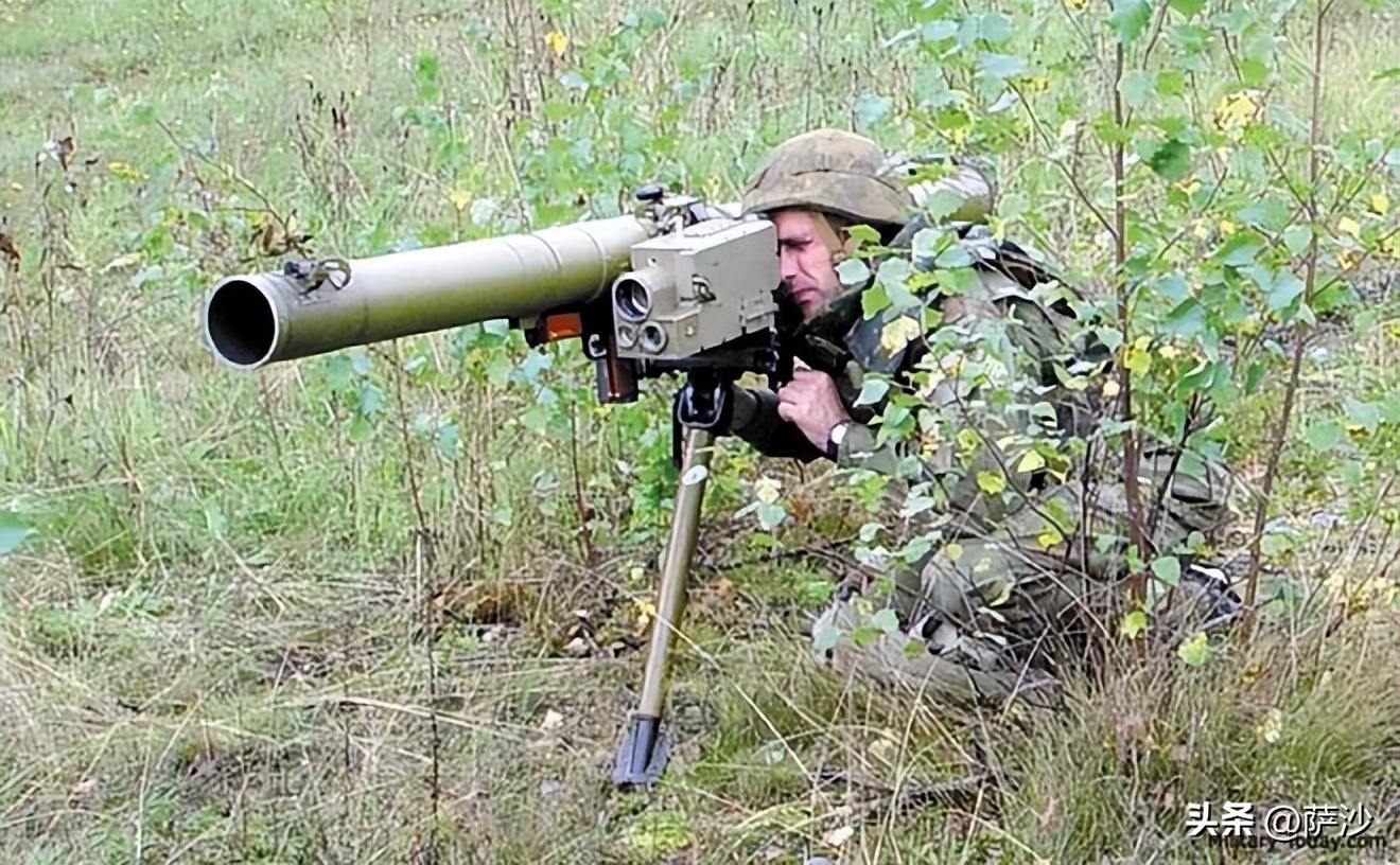 80年代部队使用的130火箭炮,中国83式履带122毫米火箭炮