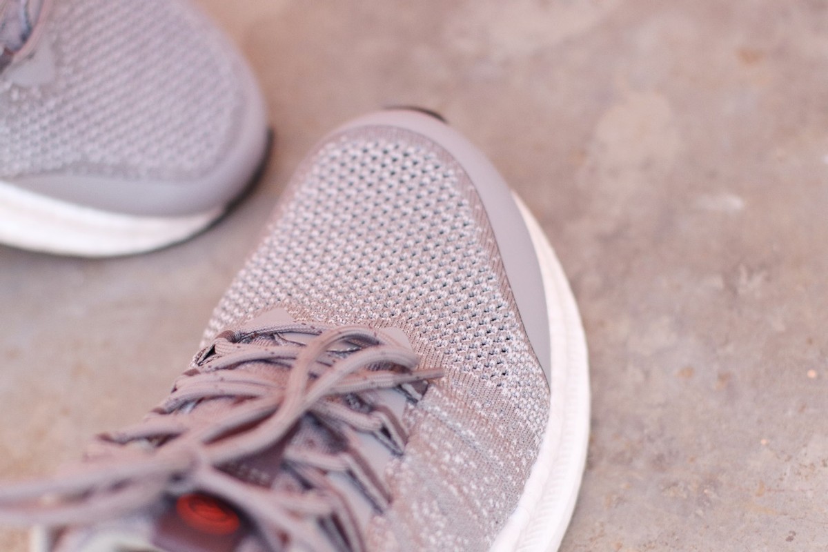 百元以内价格运动鞋品牌,百元左右性价比高运动鞋