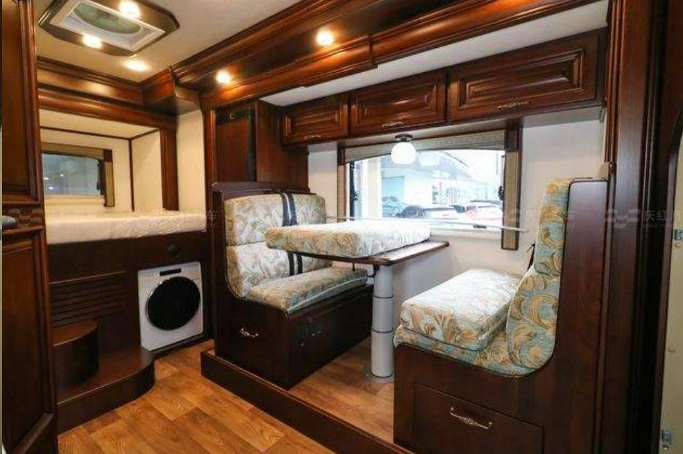 土豪花15万爆改五菱宏光货车,土豪花1000万爆改牧马人