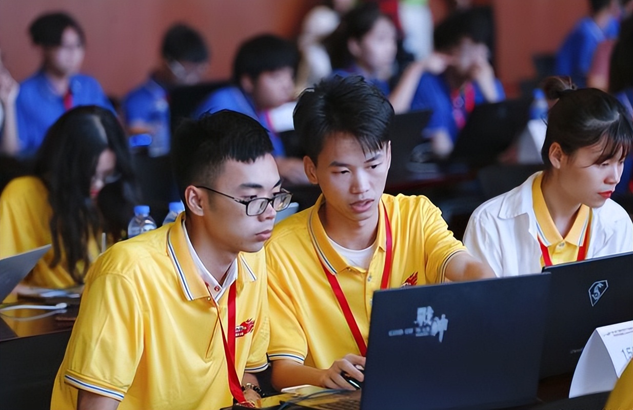 本科毕业十大高薪专业出炉,本科就业薪资最高的文科专业